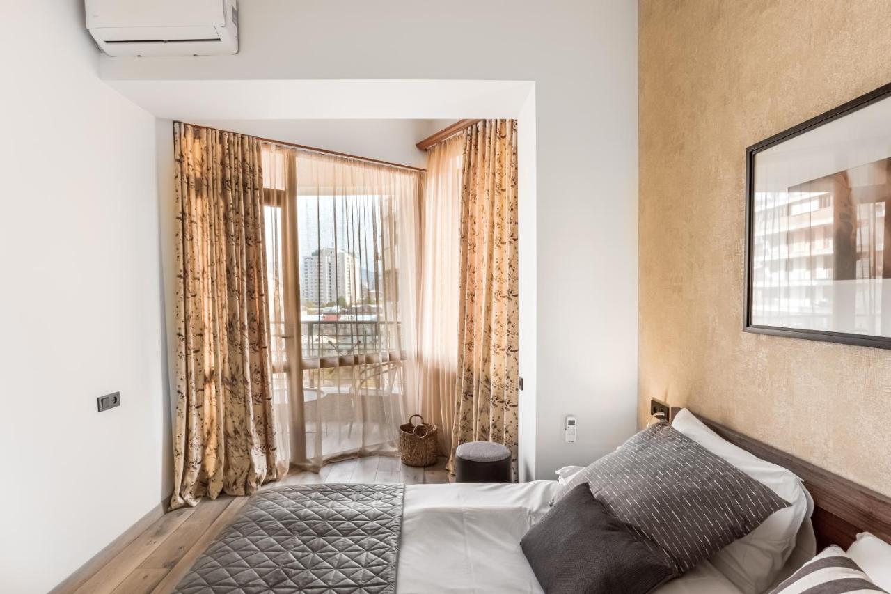 Hotelise I Gin Apartment Jerevan Buitenkant foto
